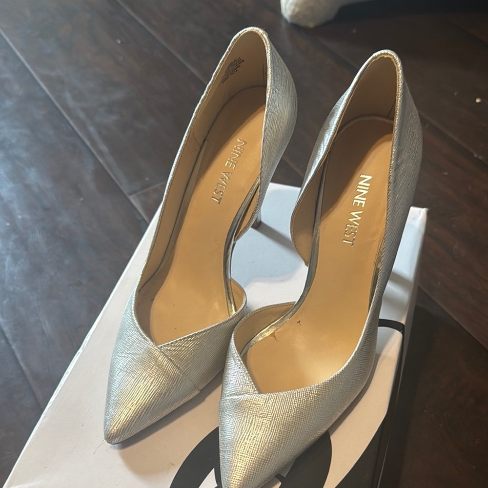 Nine West Silver Elegant Heels